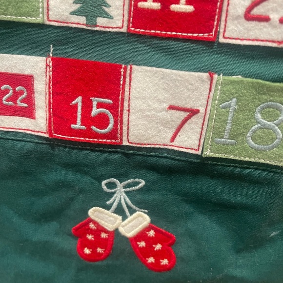WILLIAMS SONOMA NWOT Christmas Advent Calendar Kids Apron - Picture 5 of 5